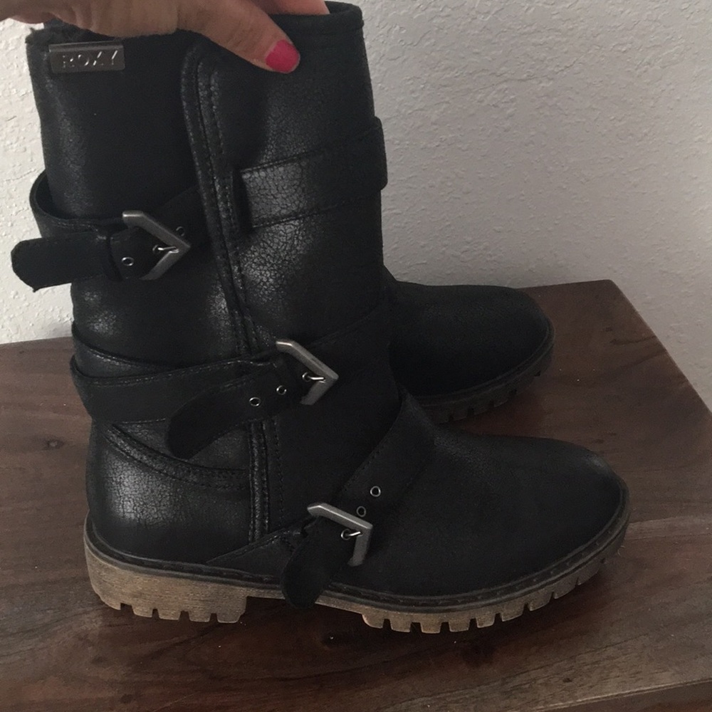 Black short boots